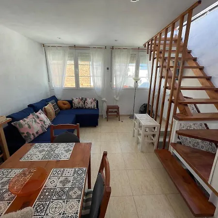 Casa 3 Centro De Conil En Calle Azucena