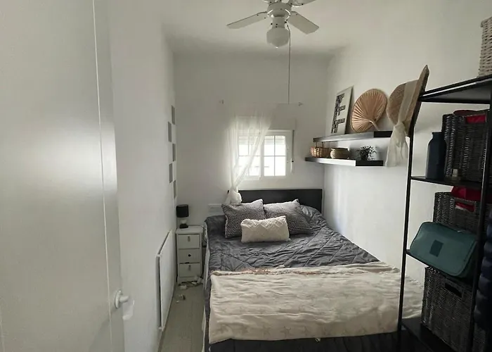 Casa 3 Centro De Conil En Calle Azucena Коніль-де-ла-Фронтера