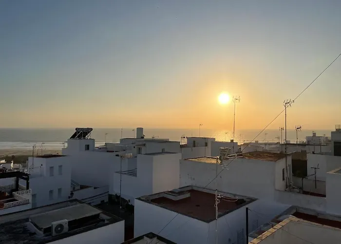 Casa 3 Centro De Conil En Calle Azucena
