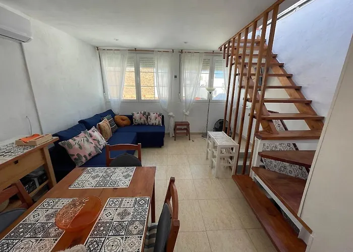 Casa 3 Centro De Conil En Calle Azucena