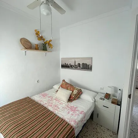 Casa 3 Centro De Conil En Calle Azucena *